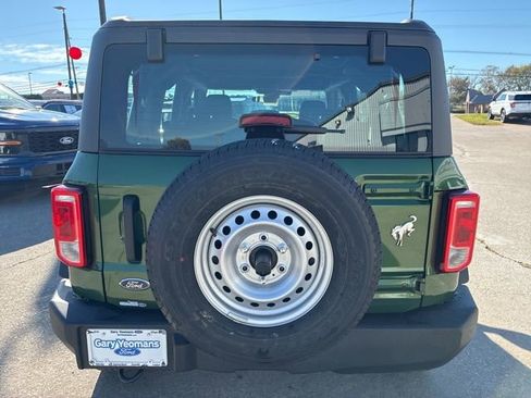 New 2025 Ford Bronco 4-Door image 4