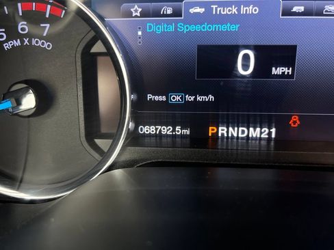 Used 2019 Ford F250 Lariat w/ Lariat Ultimate Package AWD/4WD image 11