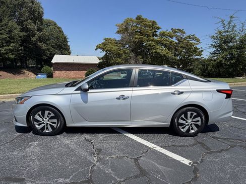 Used 2019 Nissan Altima 2.5 S FWD image 8