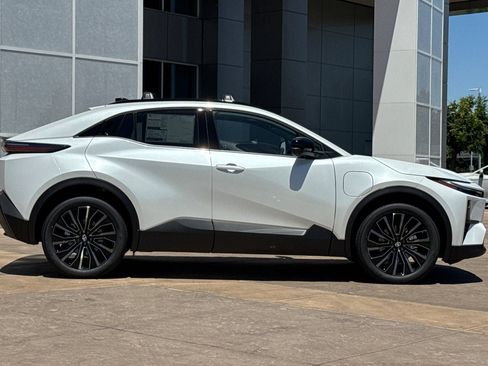 New 2026 Toyota C-HR AWD/4WD image 3