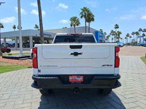Used 2024 Chevrolet Silverado 1500 ZR2 w/ Technology Package AWD/4WD image 6