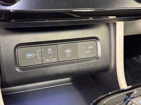 Used 2025 Hyundai Tucson Limited image 21