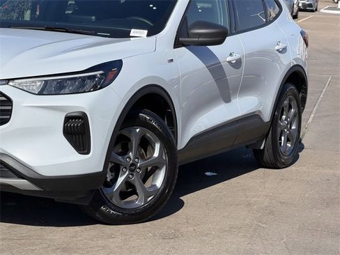 Used 2025 Ford Escape ST-Line image 3