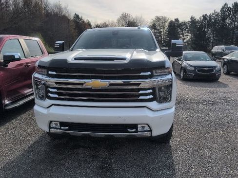 Used 2021 Chevrolet Silverado 2500 High Country AWD/4WD image 2