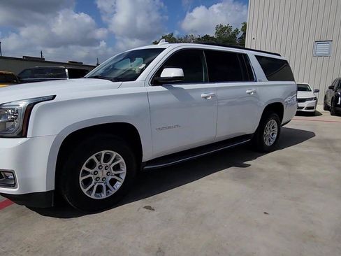 Used 2019 GMC Yukon XL SLT w/ Open Road Package AWD/4WD image 4