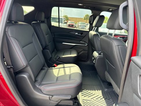 Used 2024 Chevrolet Traverse Z71 AWD/4WD image 28