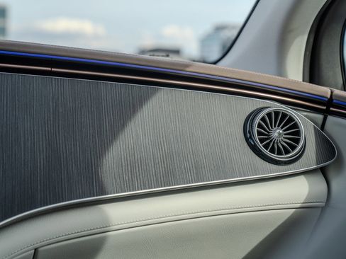 Used 2023 Mercedes-Benz EQE 350+ 4MATIC SUV image 23