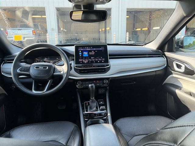 Used 2023 Jeep Compass Limited AWD/4WD image 12
