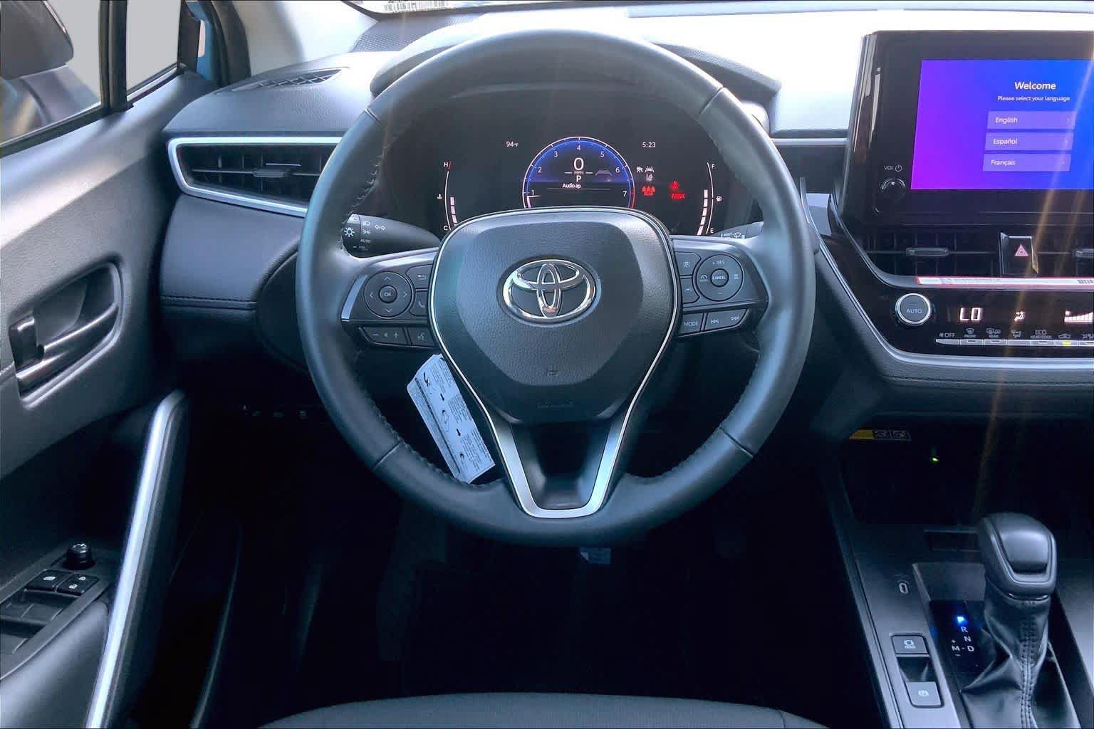 Used 2026 Toyota Corolla Cross LE FWD image 6