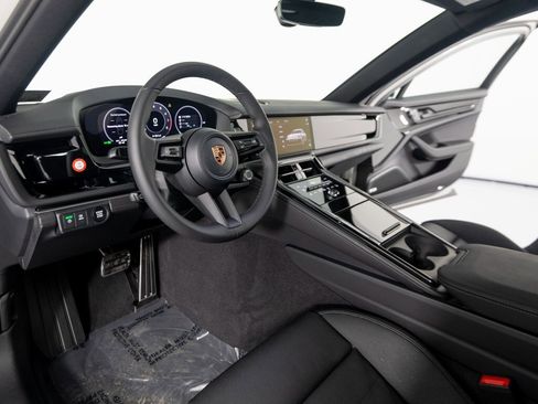 New 2026 Porsche Panamera 4 image 16