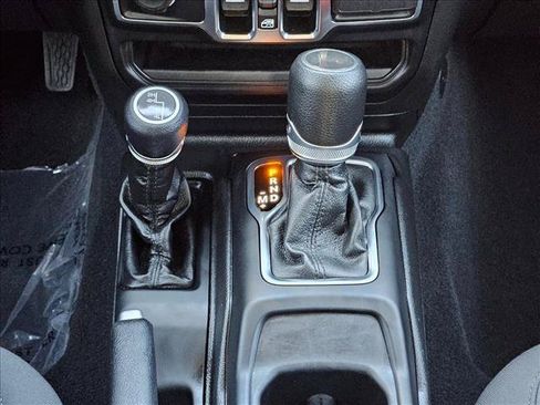 Used 2022 Jeep Wrangler Unlimited Sport AWD/4WD image 12
