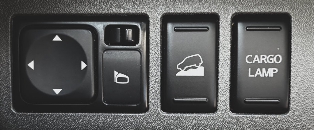 Used 2020 Nissan Frontier SV w/ Midnight Edition Floor Mats AWD/4WD image 8