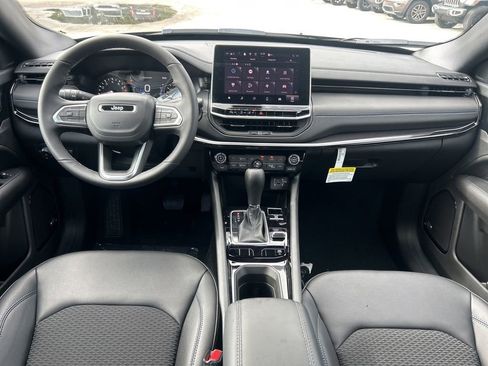 New 2025 Jeep Compass Latitude w/ Sun & Sound Group image 32