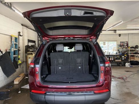 Used 2023 Jeep Grand Cherokee L Laredo AWD/4WD image 26