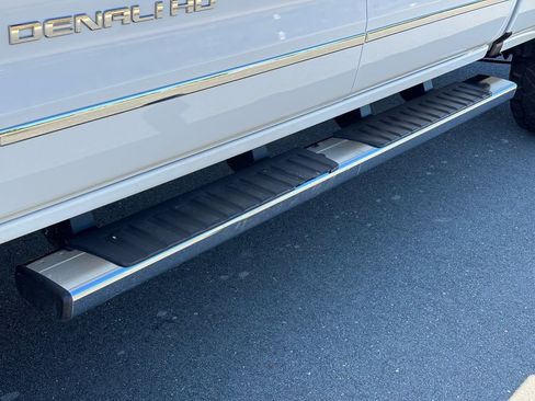 Used 2016 GMC Sierra 2500 Denali w/ Duramax Plus Package image 13