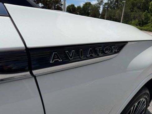 Used 2023 Lincoln Aviator Black Label w/ Class IV Trailer Tow Package AWD/4WD image 27