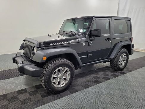 Used 2015 Jeep Wrangler Rubicon w/ Power Convenience Group AWD/4WD image 2