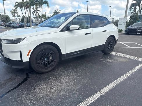 Used 2024 BMW iX xDrive50 AWD/4WD image 7