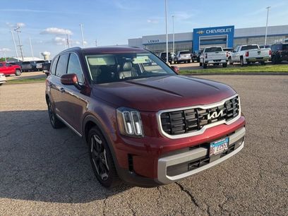 Used 2023 Kia Telluride S w/ S Sunroof Package