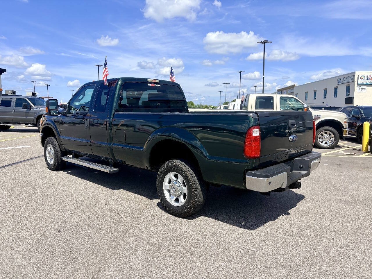 Used 2016 Ford F250 XLT w/ XLT Value Package AWD/4WD image 4