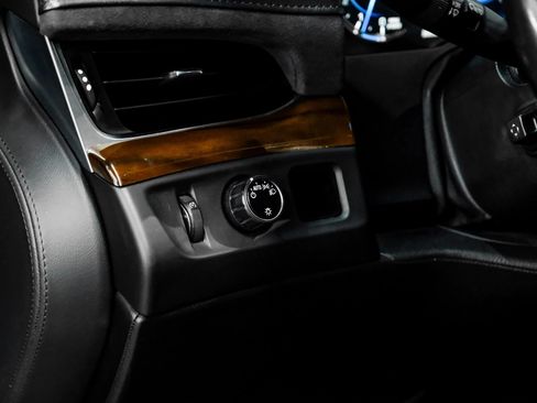 Used 2020 Cadillac Escalade ESV Luxury RWD image 30
