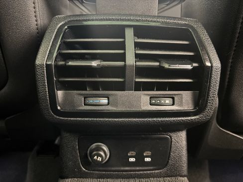 Used 2023 Audi Q3 2.0T Premium w/ Convenience Package AWD/4WD image 20