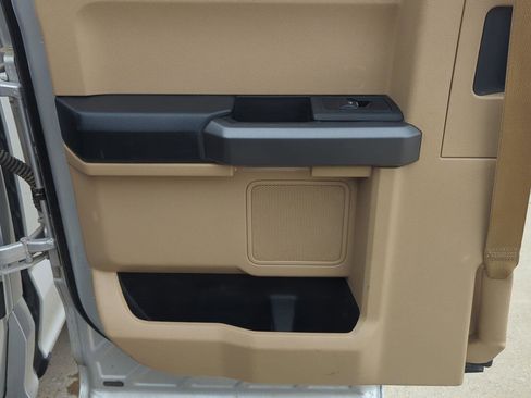 Used 2015 Ford F150 XLT w/ Equipment Group 301A Mid image 28