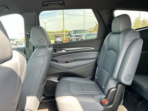 Used 2022 Buick Enclave Premium image 24