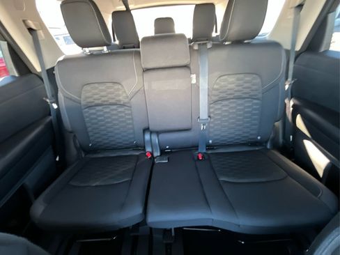 Used 2024 Nissan Pathfinder SV image 30