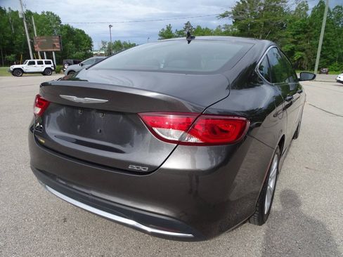 Used 2016 Chrysler 200 Limited Sedan FWD image 9