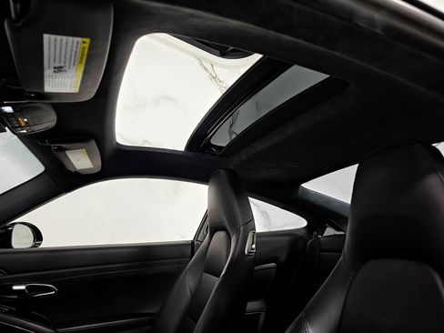 Used 2017 Porsche 911 Carrera 4S image 17