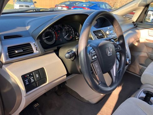 Used 2013 Honda Odyssey EX image 17