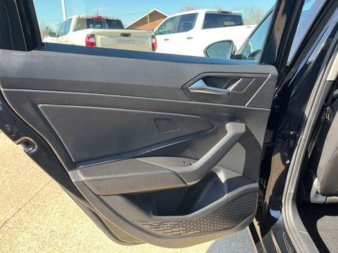 Used 2022 Volkswagen Jetta SE FWD image 22