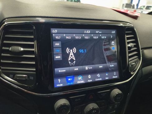 Used 2019 Jeep Grand Cherokee Altitude AWD/4WD image 13