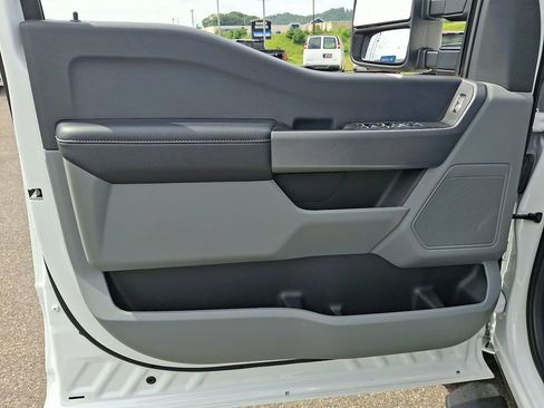 Used 2024 Ford F250 XLT AWD/4WD image 12