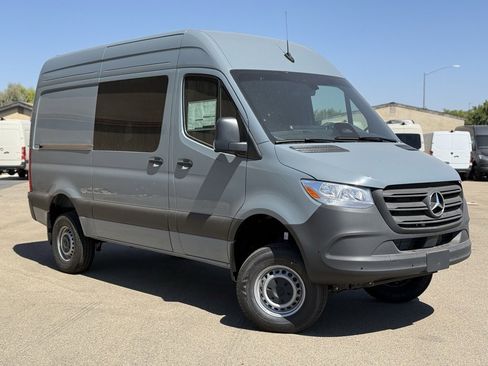 New 2025 Mercedes-Benz Sprinter 2500 image 1