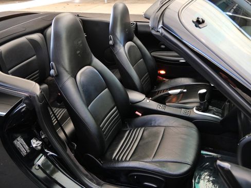 Used 2000 Porsche 911 Cabriolet image 24