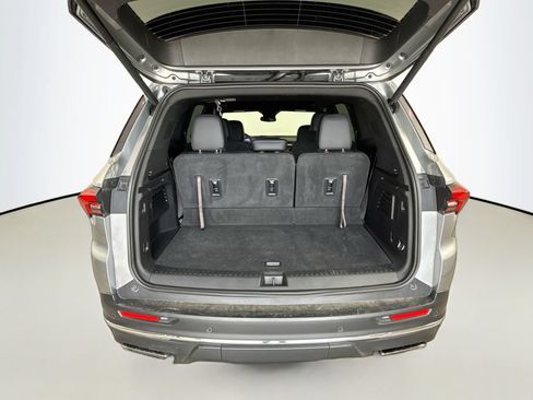 Used 2025 Buick Enclave Preferred FWD image 26