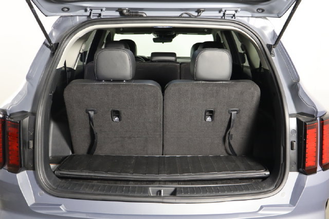 Used 2021 Kia Sorento S w/ Panoramic Sunroof Package FWD image 17