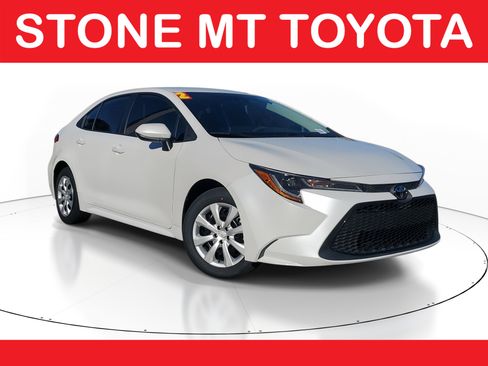 Used 2022 Toyota Corolla LE image 1