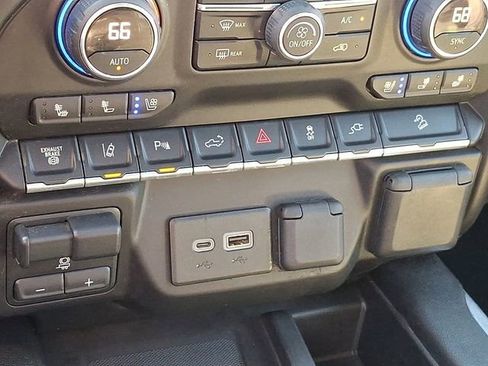 Used 2021 Chevrolet Silverado 2500 High Country w/ Z71 Off-Road Package image 27