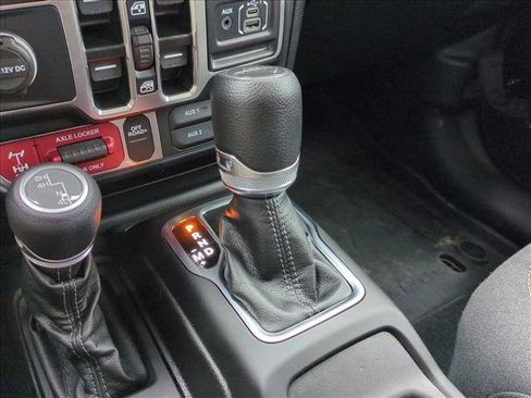 Used 2024 Jeep Gladiator Sport image 11