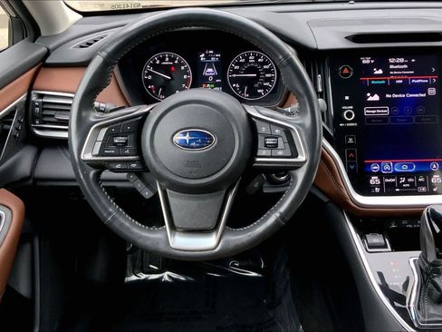 Used 2022 Subaru Outback Touring image 5