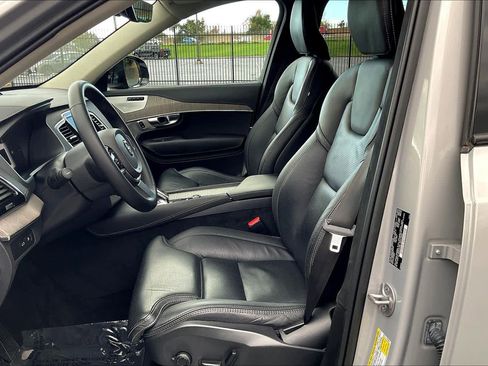 Used 2023 Volvo XC90 T8 Ultimate w/ Lounge Package image 28