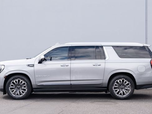 Used 2024 GMC Yukon XL Denali Ultimate AWD/4WD image 30