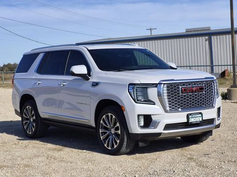 Used 2021 GMC Yukon Denali w/ Denali Premium Package AWD/4WD image 2
