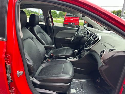 Used 2018 Chevrolet Sonic Premier FWD image 25