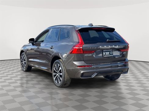 Certified 2023 Volvo XC60 B5 Plus image 5