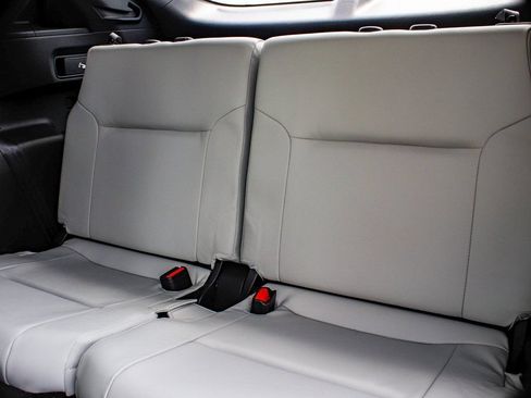 Used 2025 Mitsubishi Outlander SE AWD/4WD image 36