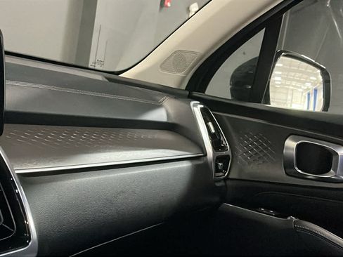 Used 2023 Kia Sorento SX AWD/4WD image 18